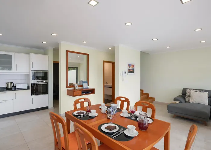 Ourmadeira - Casa Amaro Mar Vila Arco da Calheta (Madeira)